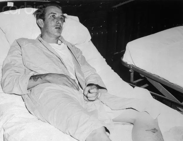 Richard Speck sairaalassa itsemurhayrityksen jälkeen.